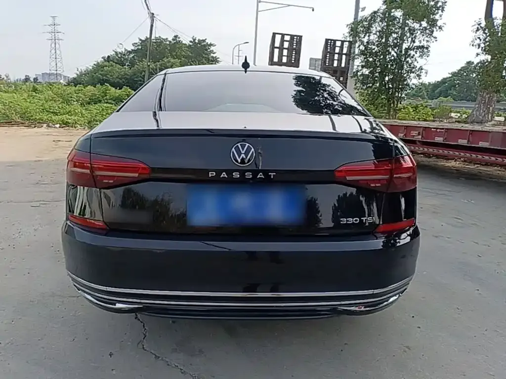 Volkswagen Passat — фото 8