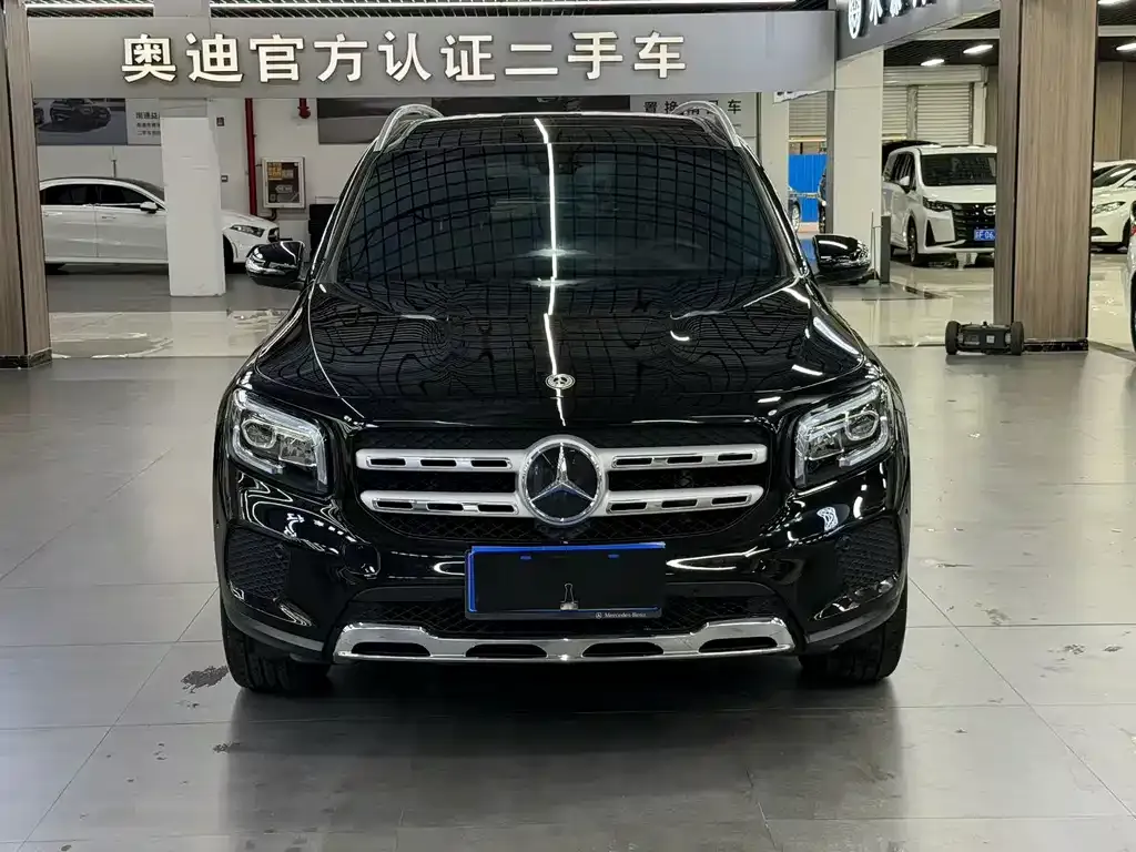 Mercedes-Benz GLB — фото 2