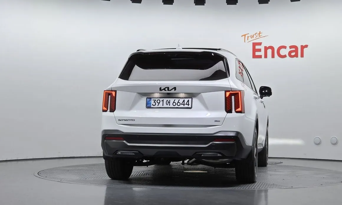 Kia Sorento — фото 6