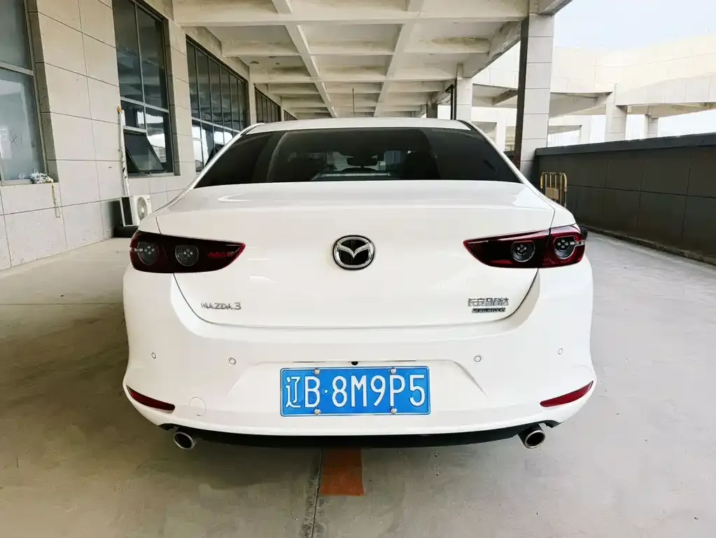 Mazda 3 Axela — фото 9
