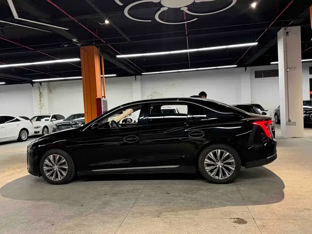 Hongqi E-QM5 — фото 7