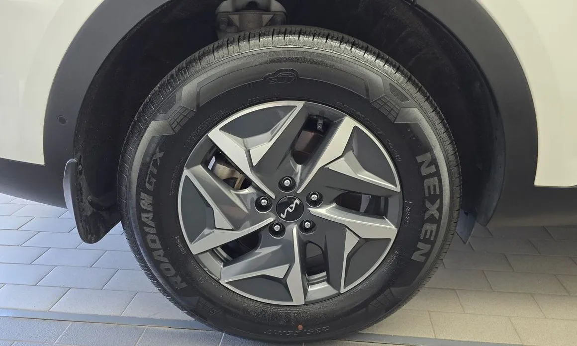 Kia Sorento — фото 9