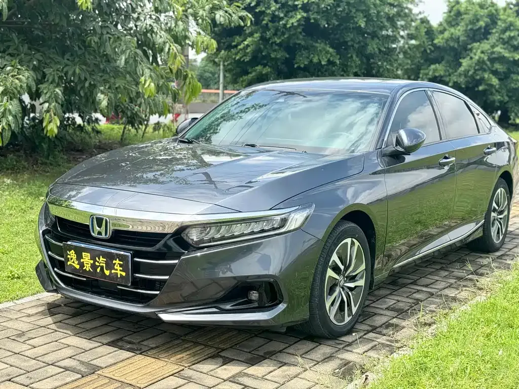 Honda Accord — фото 1