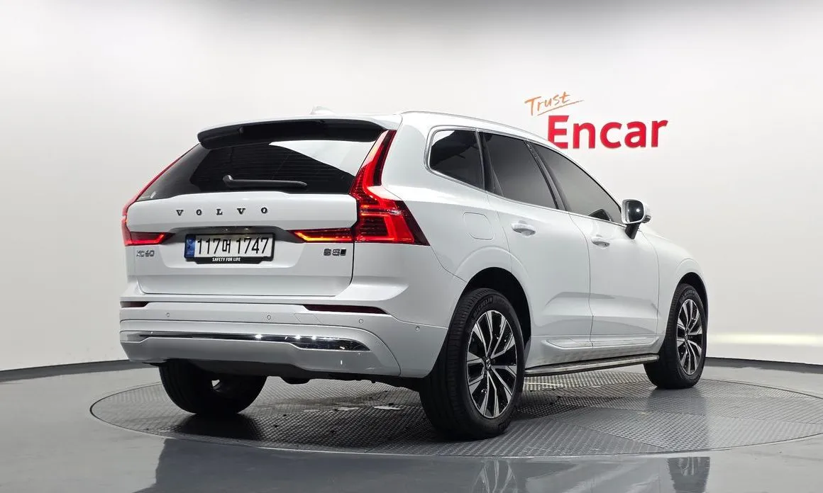 Volvo XC60 — фото 9