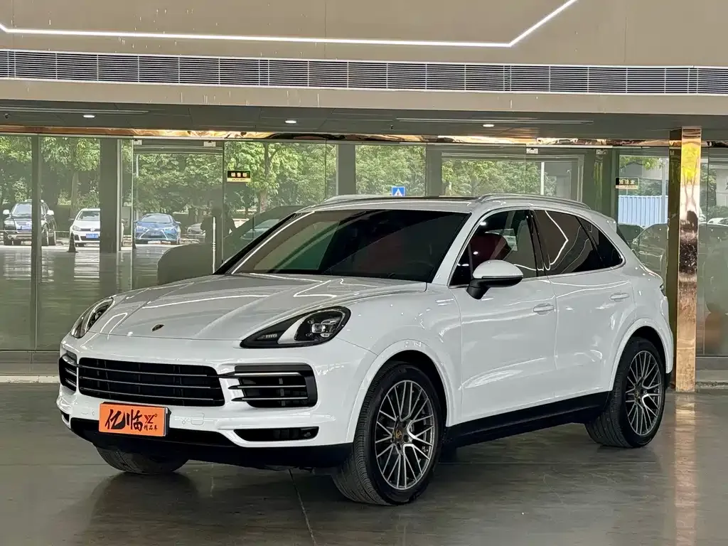 Porsche Cayenne — фото 1