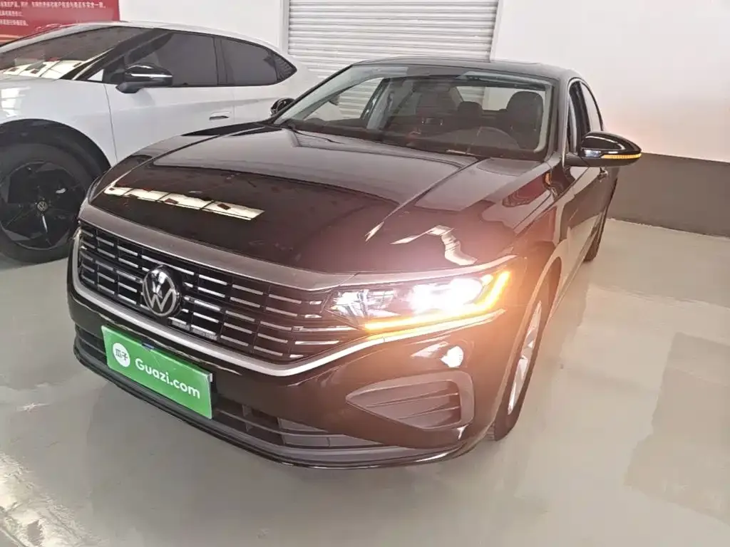 Volkswagen Passat — фото 1