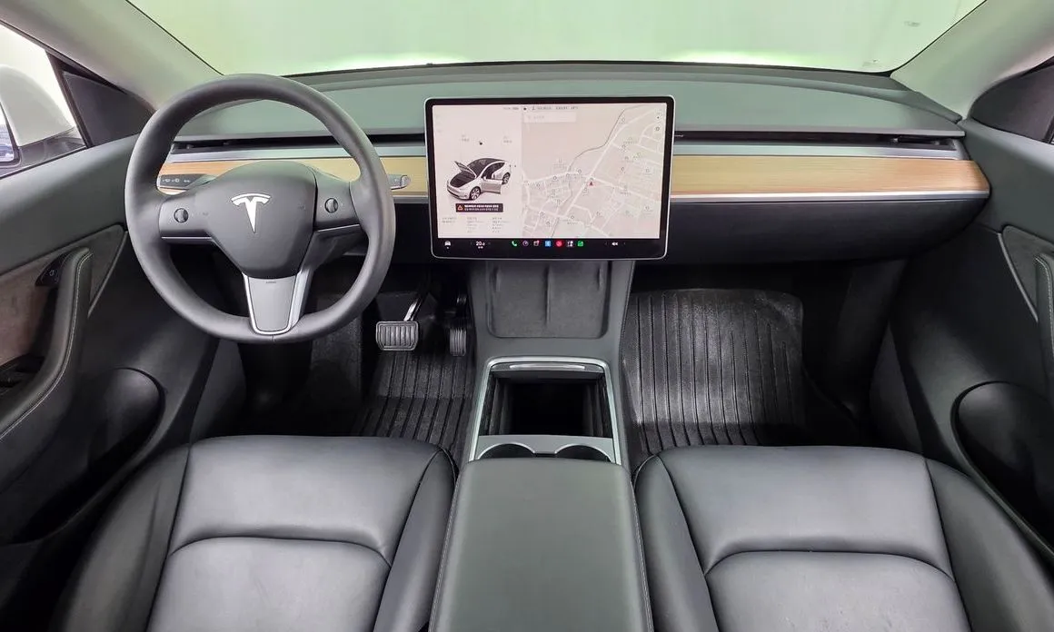 Tesla Model Y — фото 6