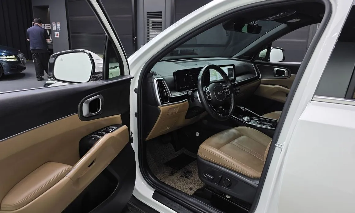 Kia Sorento — фото 6