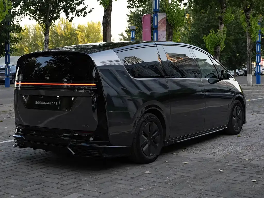 Li Auto MEGA — фото 2