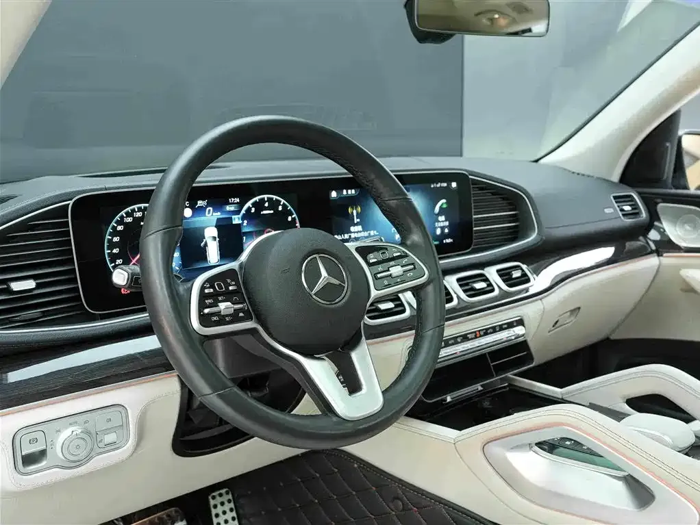Mercedes-Benz GLS — фото 3