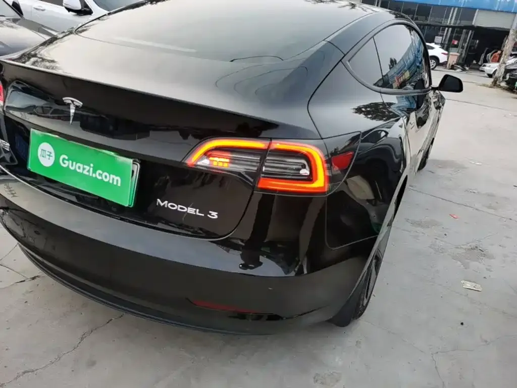Tesla Model 3 — фото 6