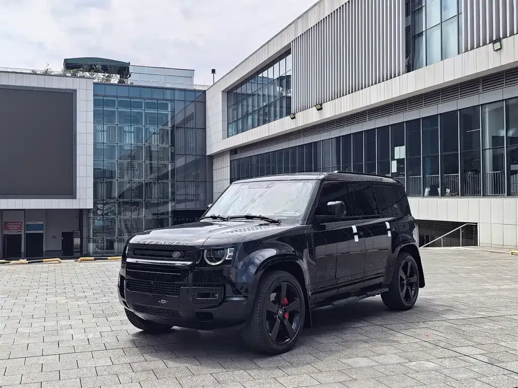 Land Rover Defender — фото 1