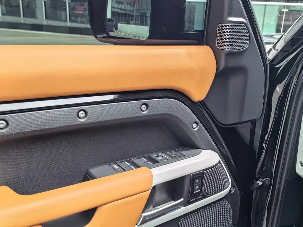 Land Rover Defender — фото 4