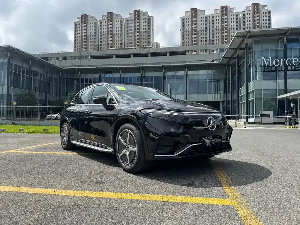 Mercedes-Benz EQS SUV — фото 8