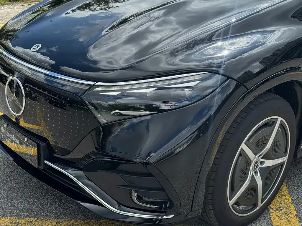 Mercedes-Benz EQS SUV — фото 6