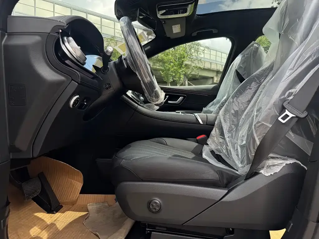 Mercedes-Benz EQS SUV — фото 9