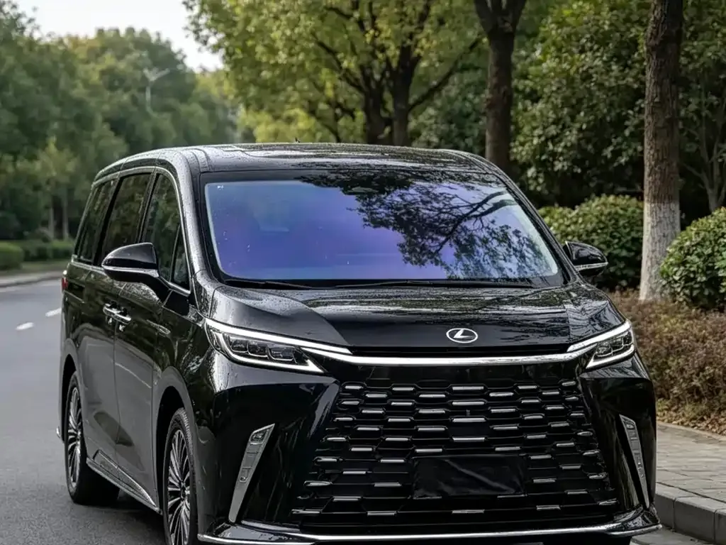 Lexus LM — фото 4