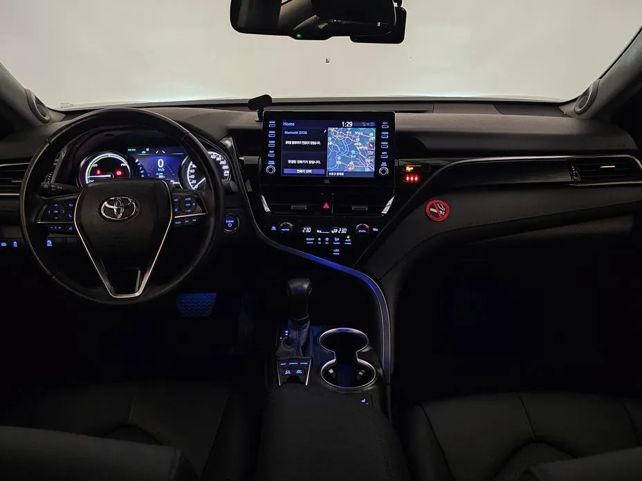 Toyota Camry — фото 8
