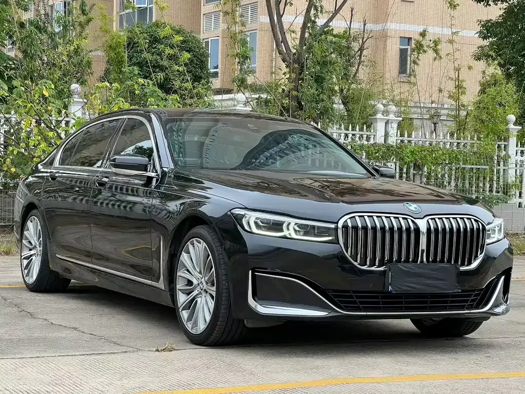 BMW 7 Series — фото 6