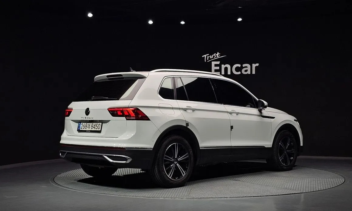 Volkswagen Tiguan — фото 7