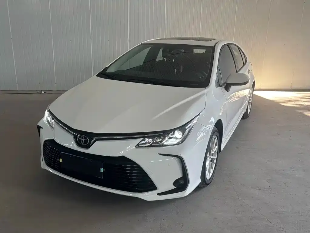 Toyota Corolla — фото 1