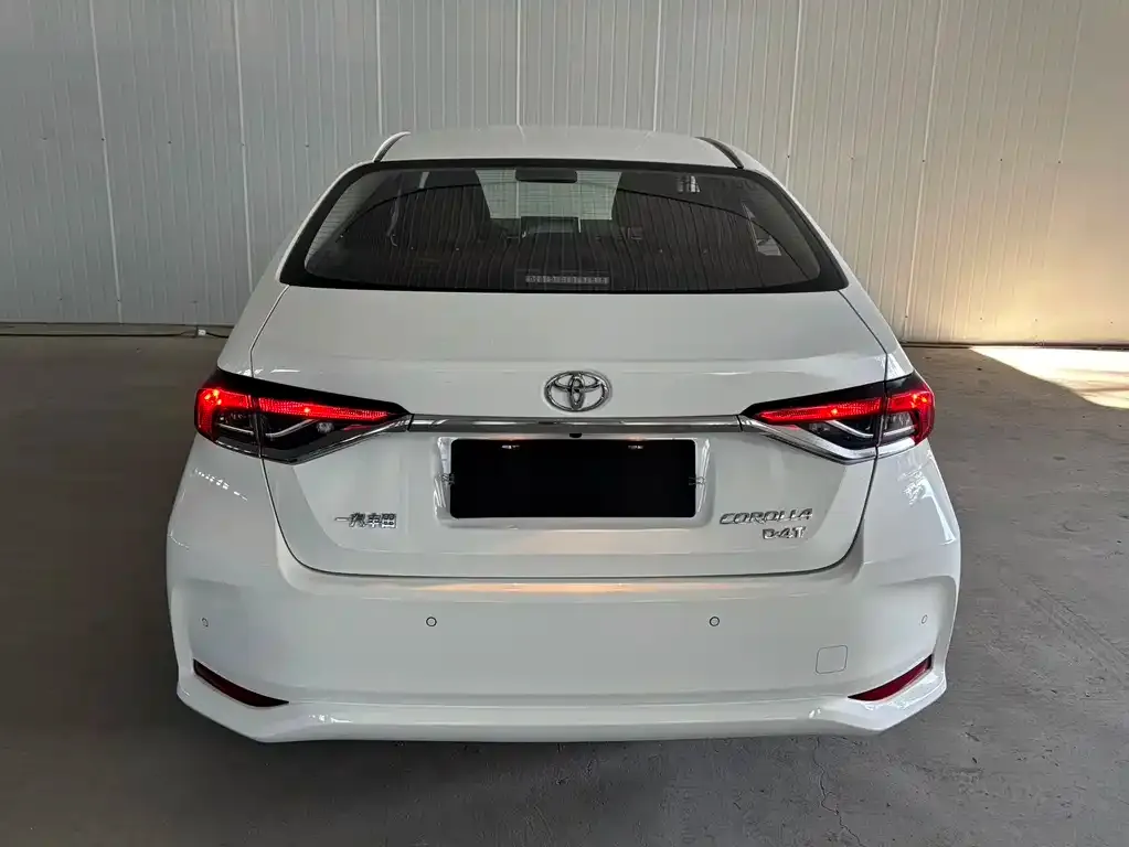 Toyota Corolla — фото 3