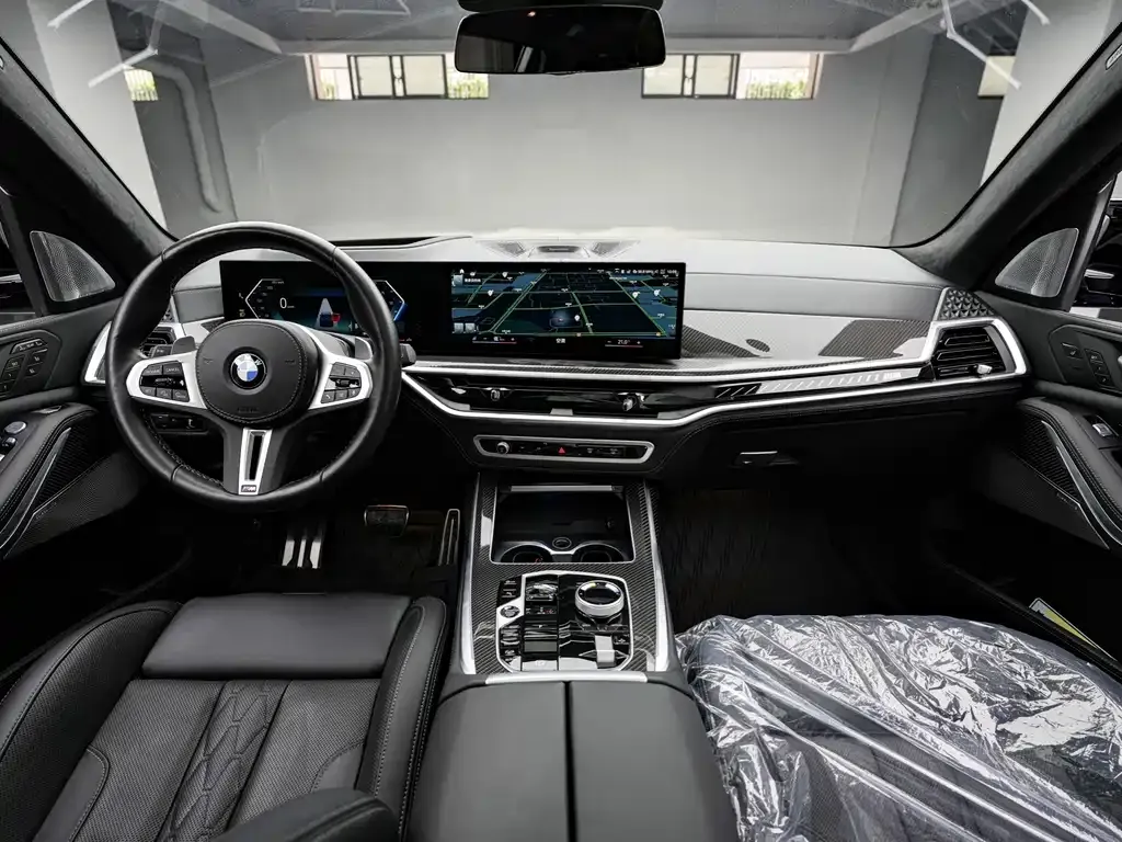 BMW X7 M60i — фото 7