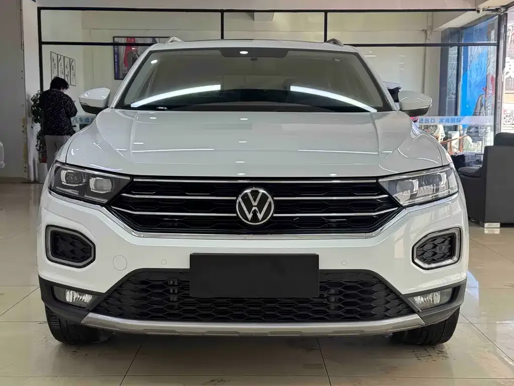 Volkswagen T-Roc — фото 8
