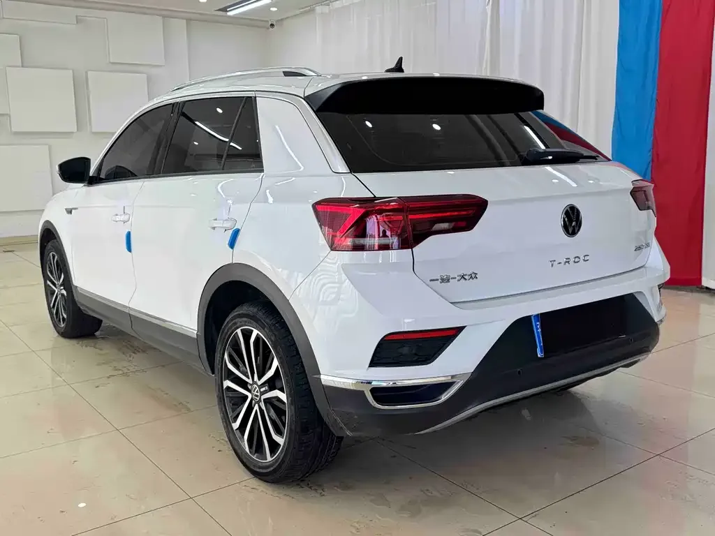 Volkswagen T-Roc — фото 4