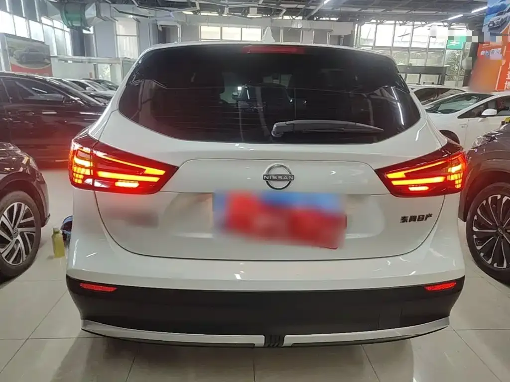 Nissan Qashqai — фото 10