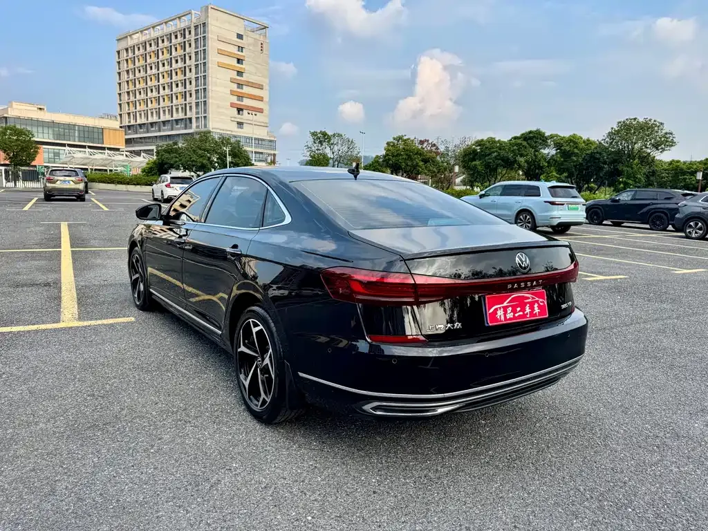 Volkswagen Passat — фото 8