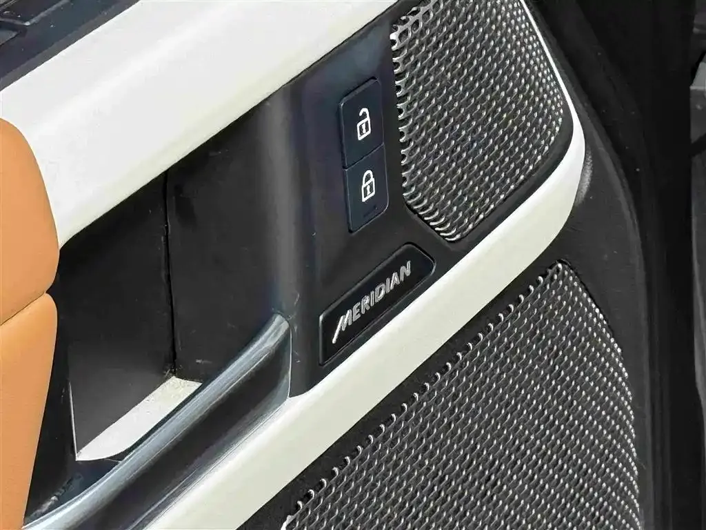 Land Rover Defender — фото 4