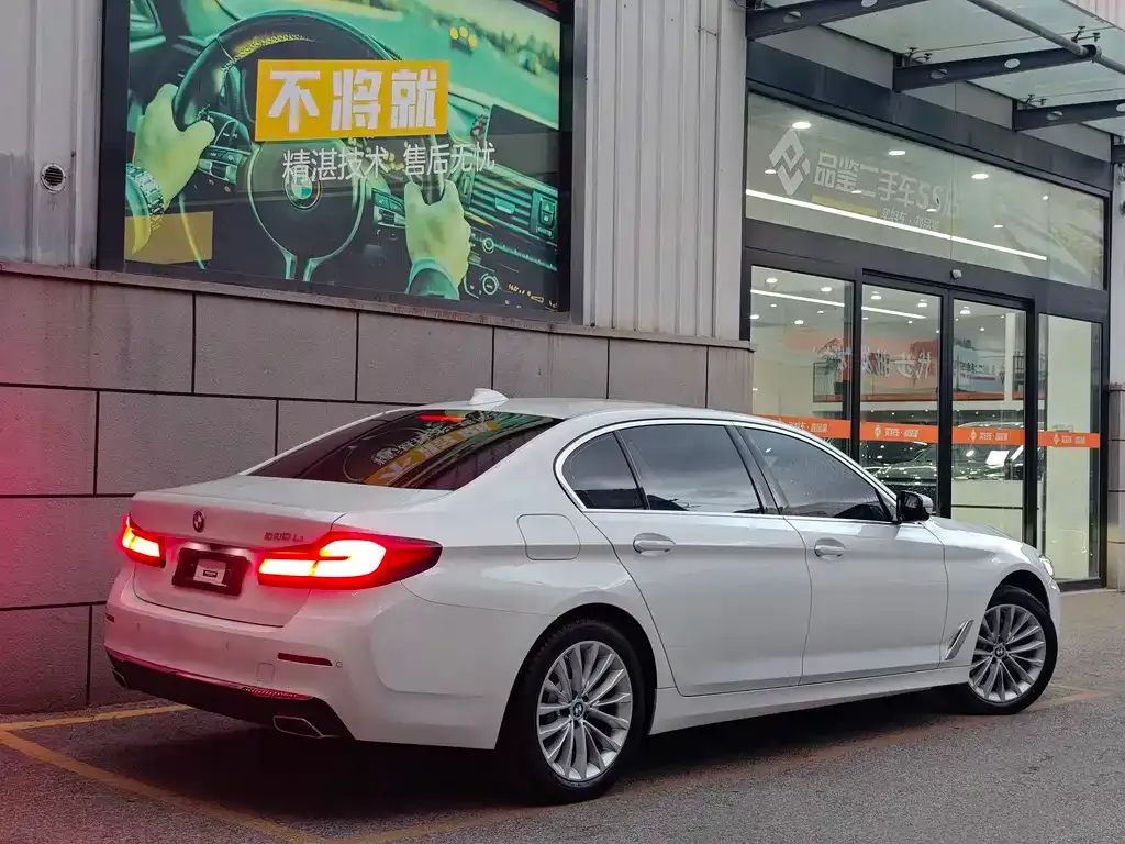BMW 5 Series — фото 2