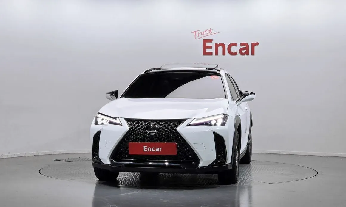 Lexus UX — фото 3