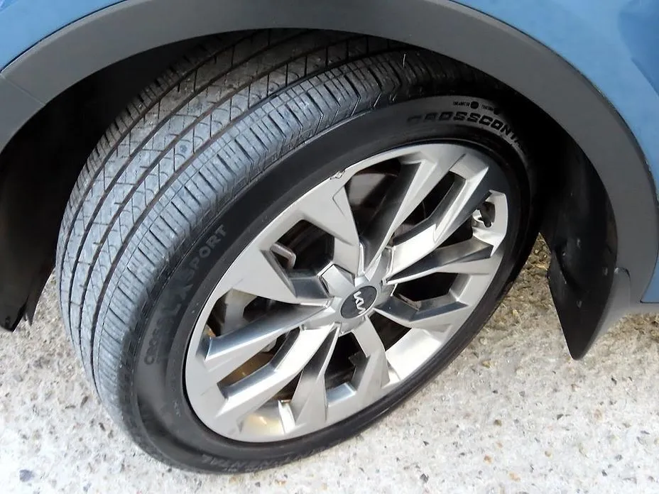 Kia Sorento — фото 6