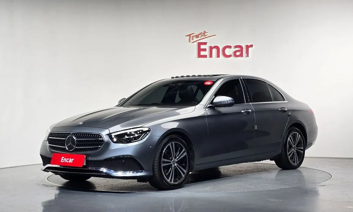 Mercedes-Benz E-Class — фото 1