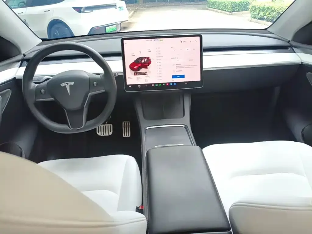 Tesla Model Y — фото 4