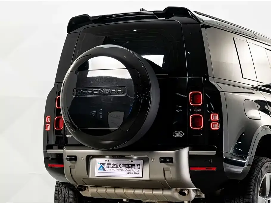 Land Rover Defender — фото 6