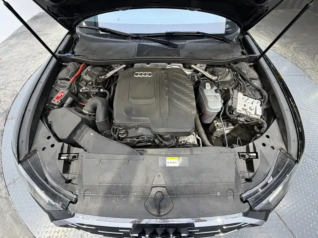 Audi A6L — фото 10