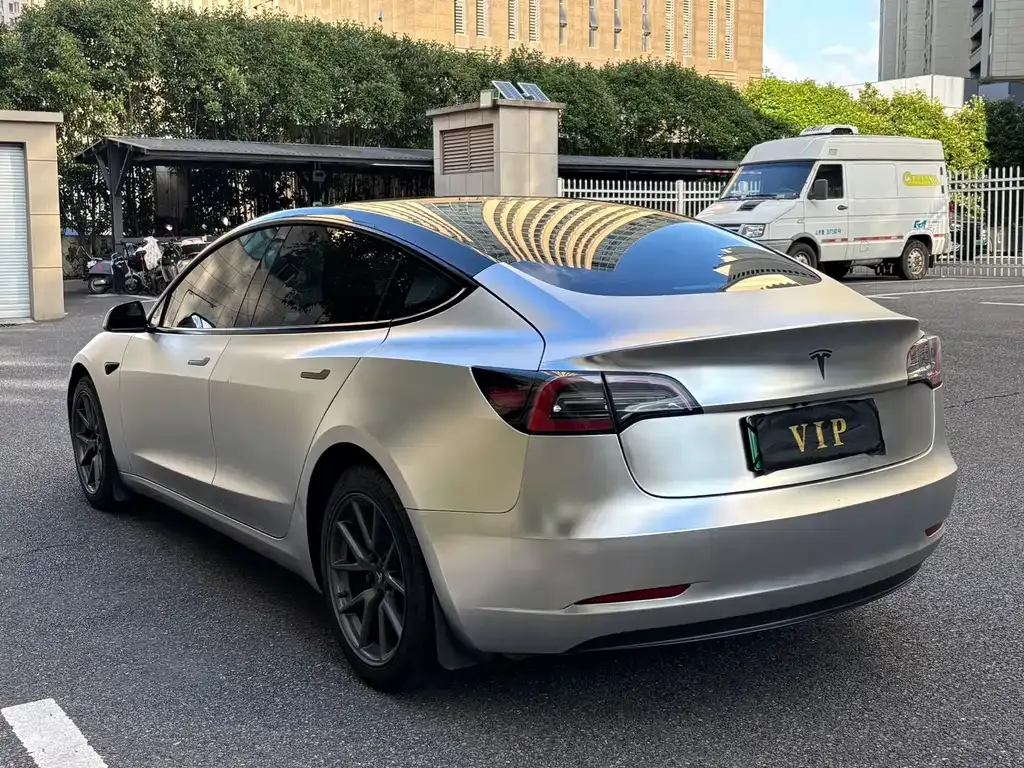 Tesla Model 3 — фото 5