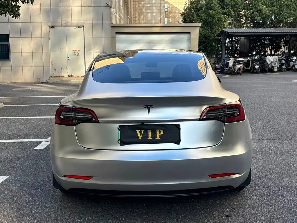 Tesla Model 3 — фото 10