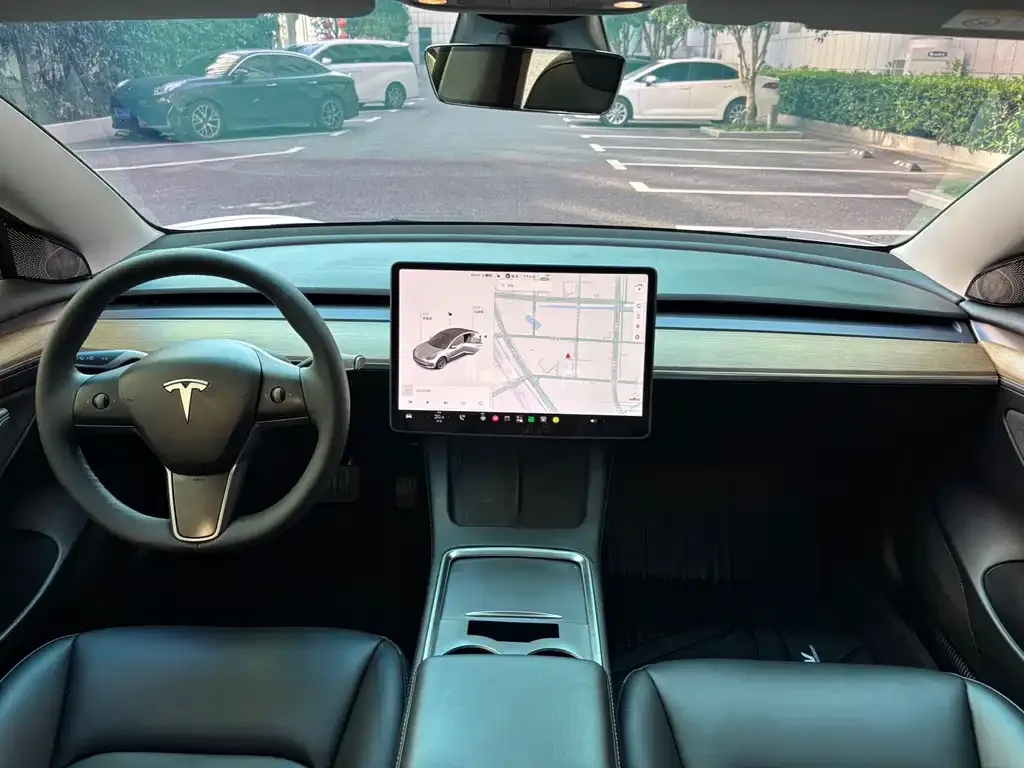 Tesla Model 3 — фото 6