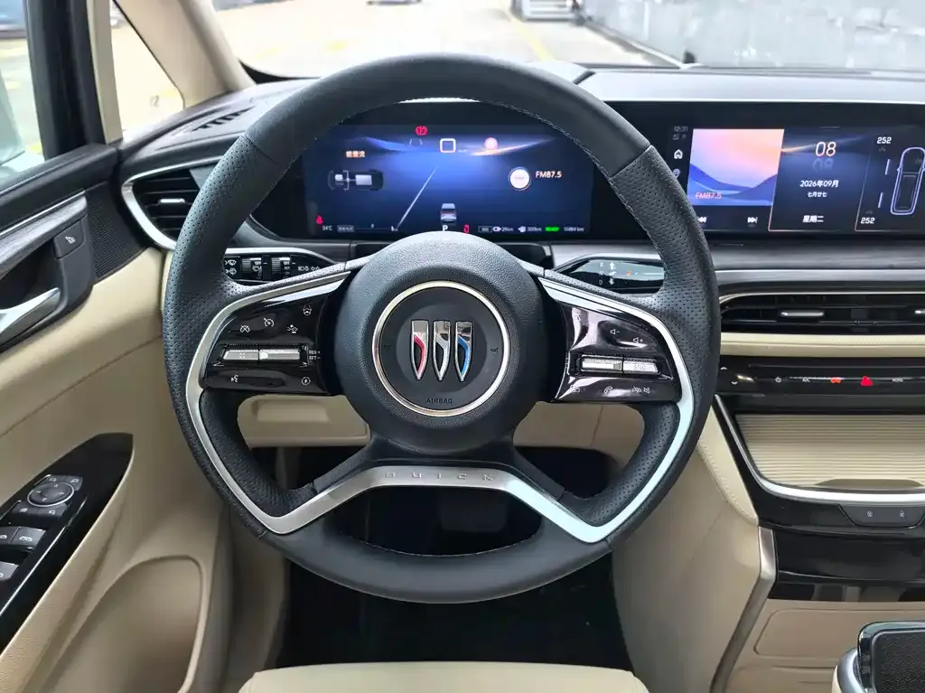 Buick GL8 Hybrid — фото 6