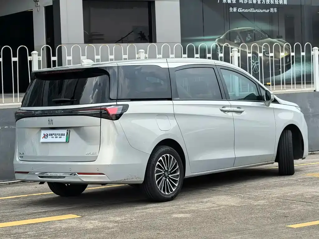 Buick GL8 Hybrid — фото 4