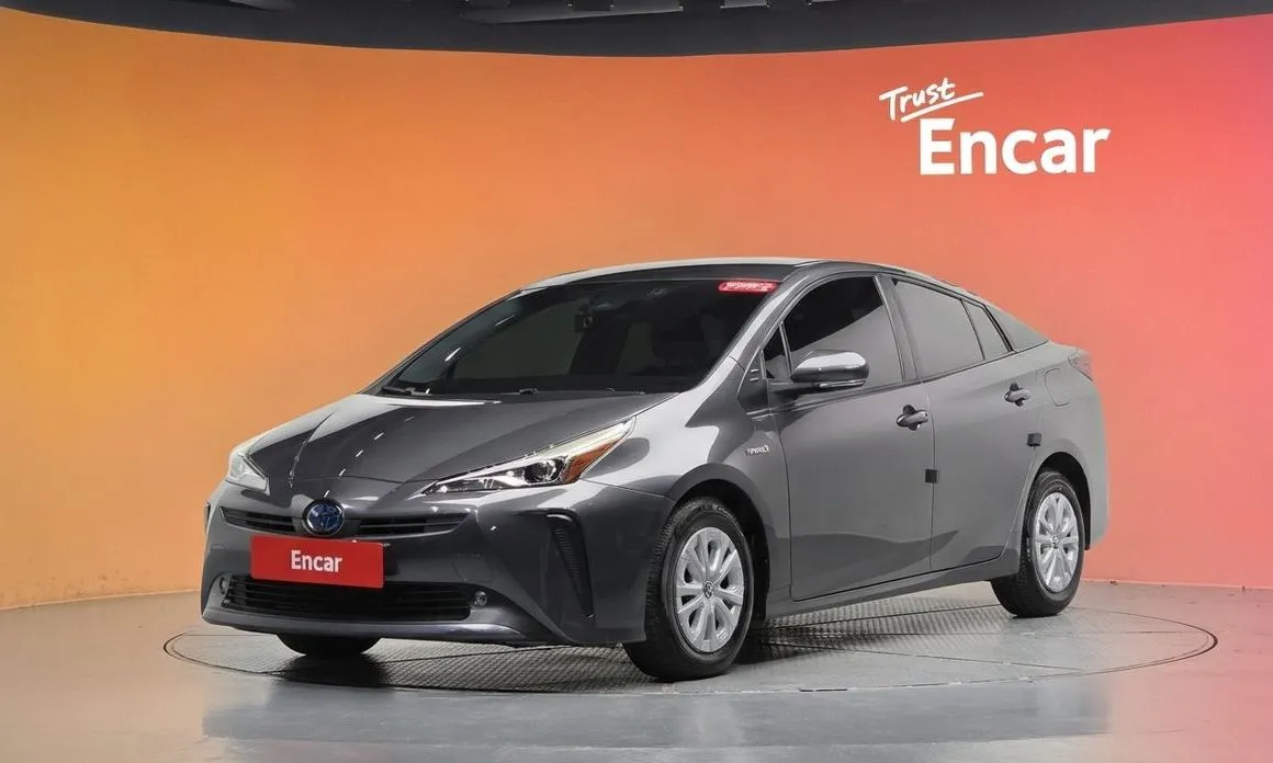 Toyota Prius — фото 1