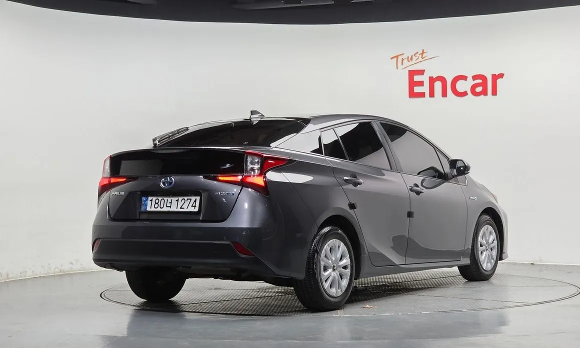 Toyota Prius — фото 4