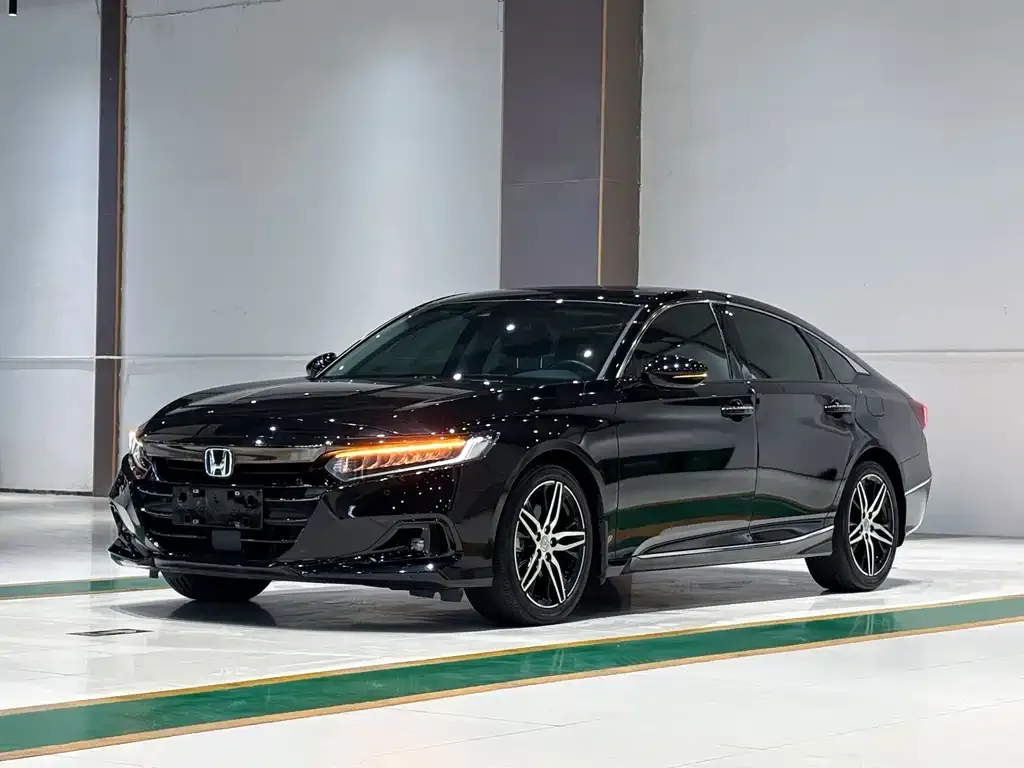 Honda Accord — фото 1
