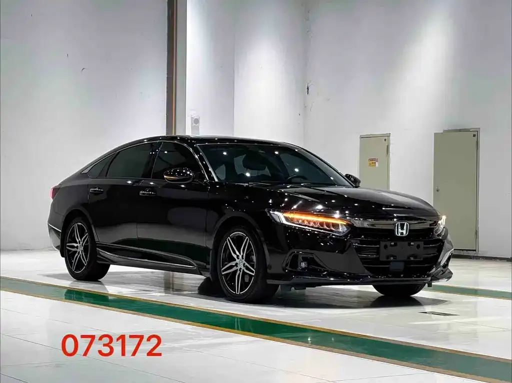Honda Accord — фото 10