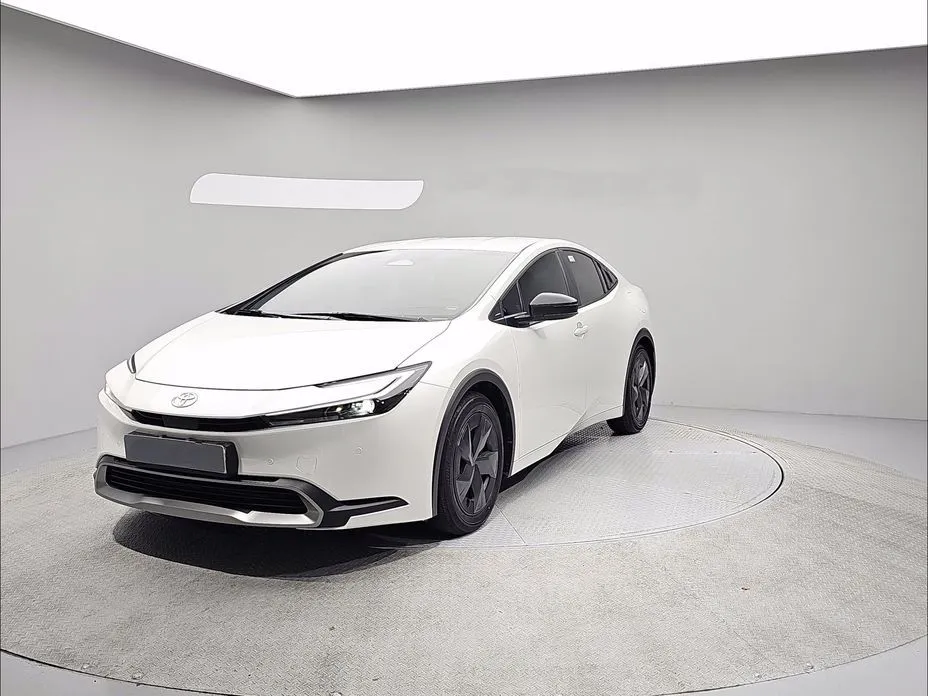 Toyota Prius — фото 1