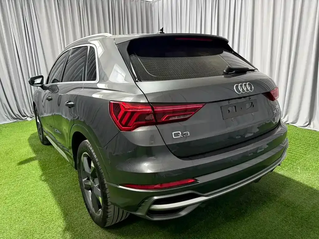 Audi Q3 — фото 8
